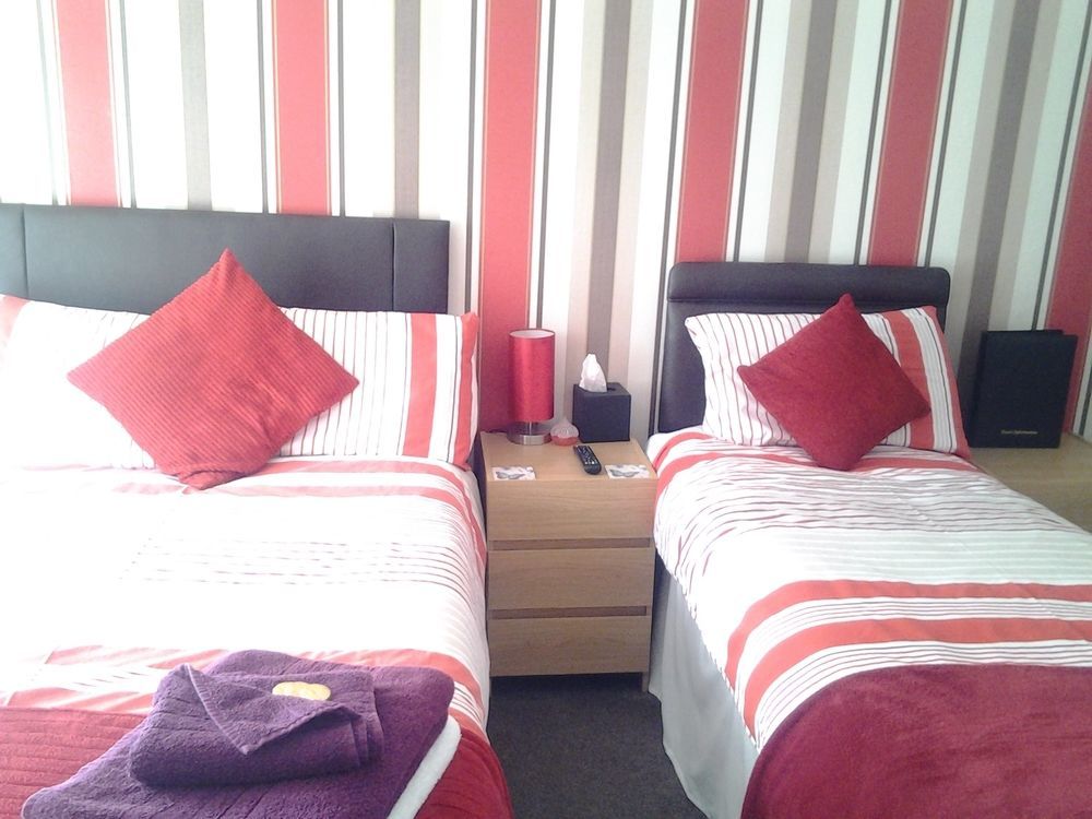 Twin Palms Guesthouse Great Yarmouth Exterior photo