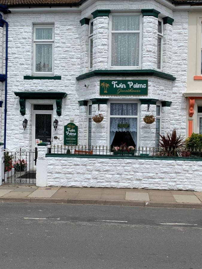 Twin Palms Guesthouse Great Yarmouth Exterior photo