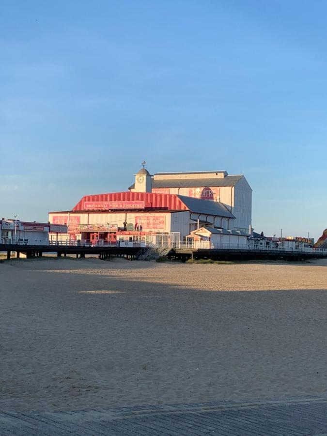Twin Palms Guesthouse Great Yarmouth Exterior photo